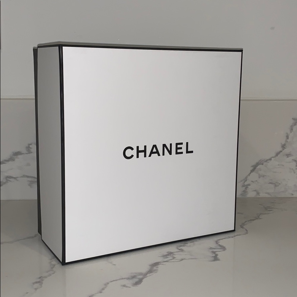 Chanel box !